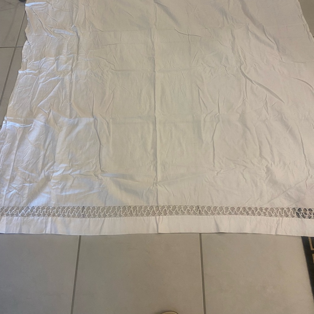Vintage White Tablecloth with Lace Trim